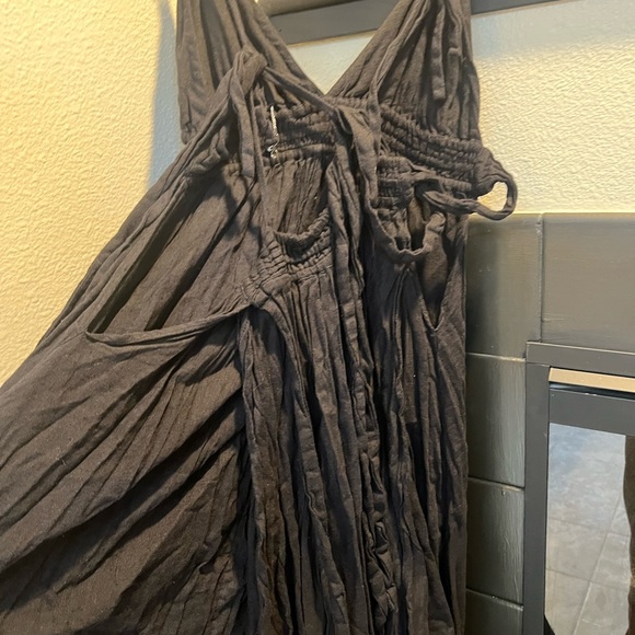 black maxi dress - Picture 1 of 3